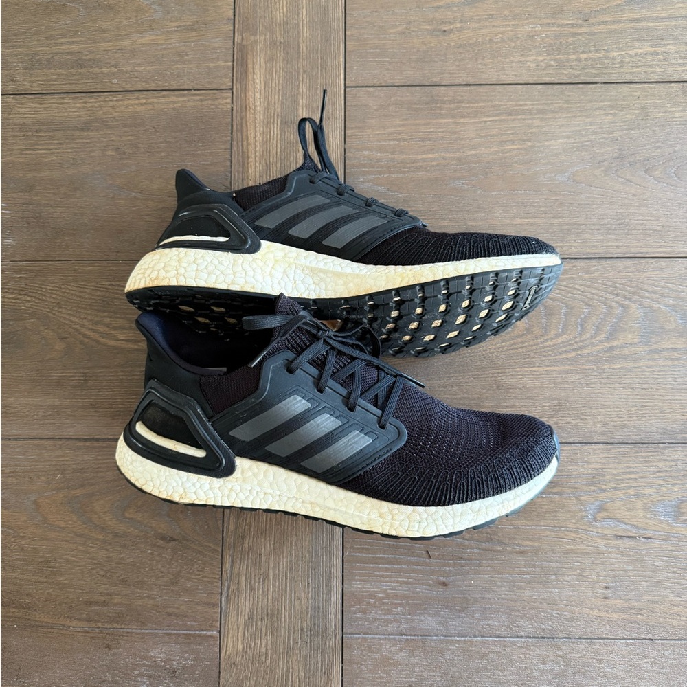 Adidas • ultraboosts